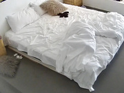 民宿酒店胖妞自觉穿上情趣开档丝袜侍候男人 这女上的体位对男人来说也是个考验呐 乐在其中2